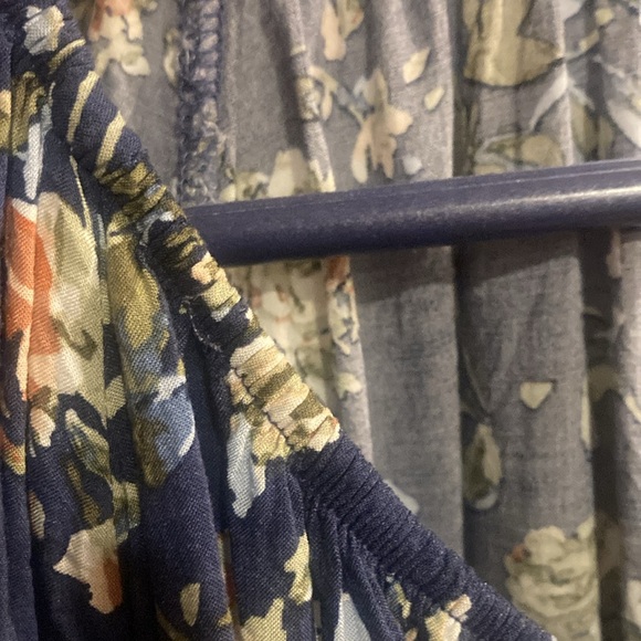 Brian & EM top size 1x - Picture 8 of 9